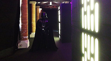 Darth Vader all'interno dell'hangar della Morte Nera